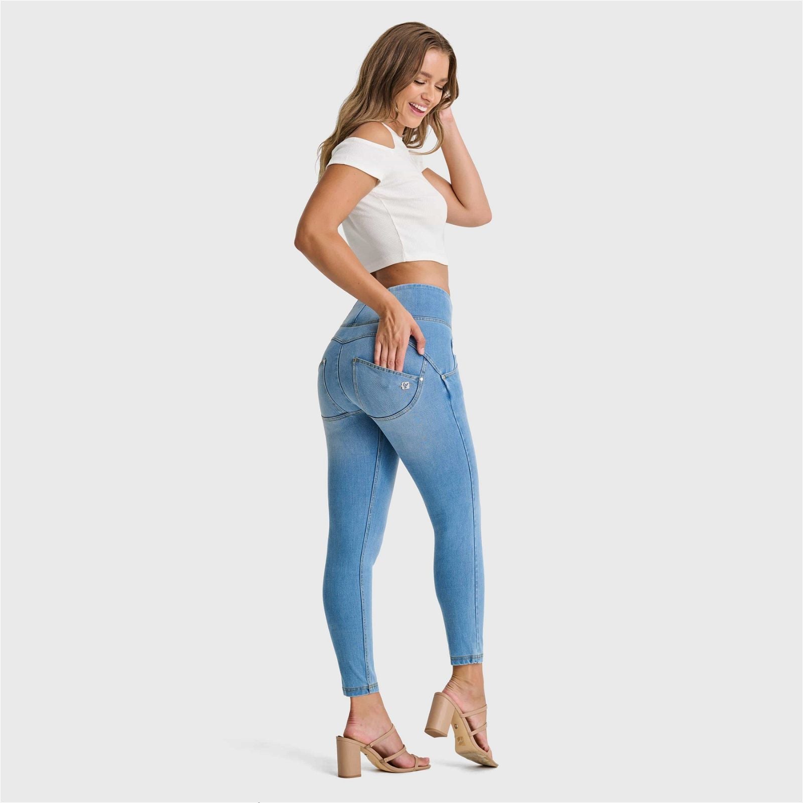 WR.UP® SNUG Jeans - High Waisted - 7/8 Length - Light Blue + Yellow Stitching 3