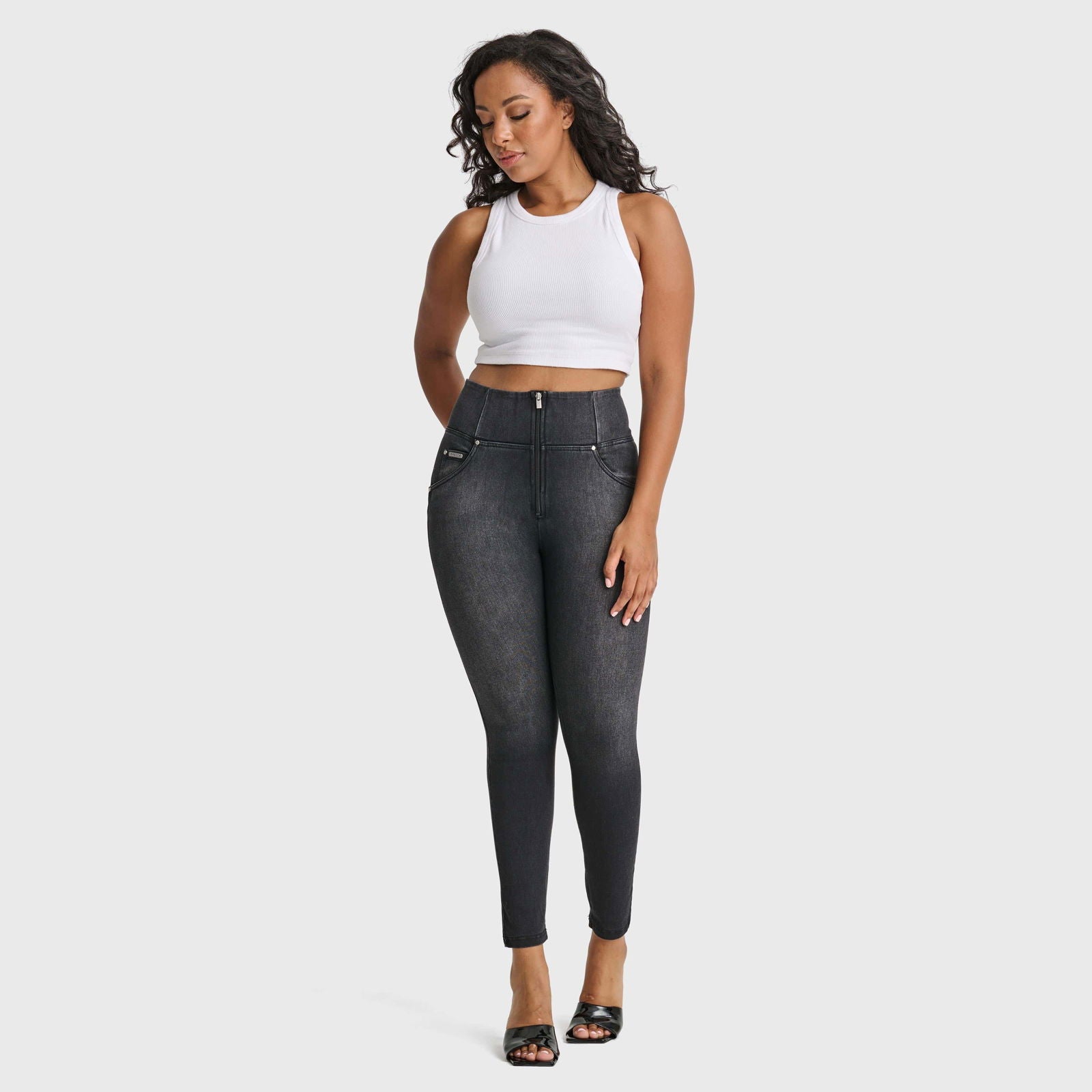 WR.UP® SNUG Curvy Jeans - High Waisted - Full Length - Black + Black Stitching 3