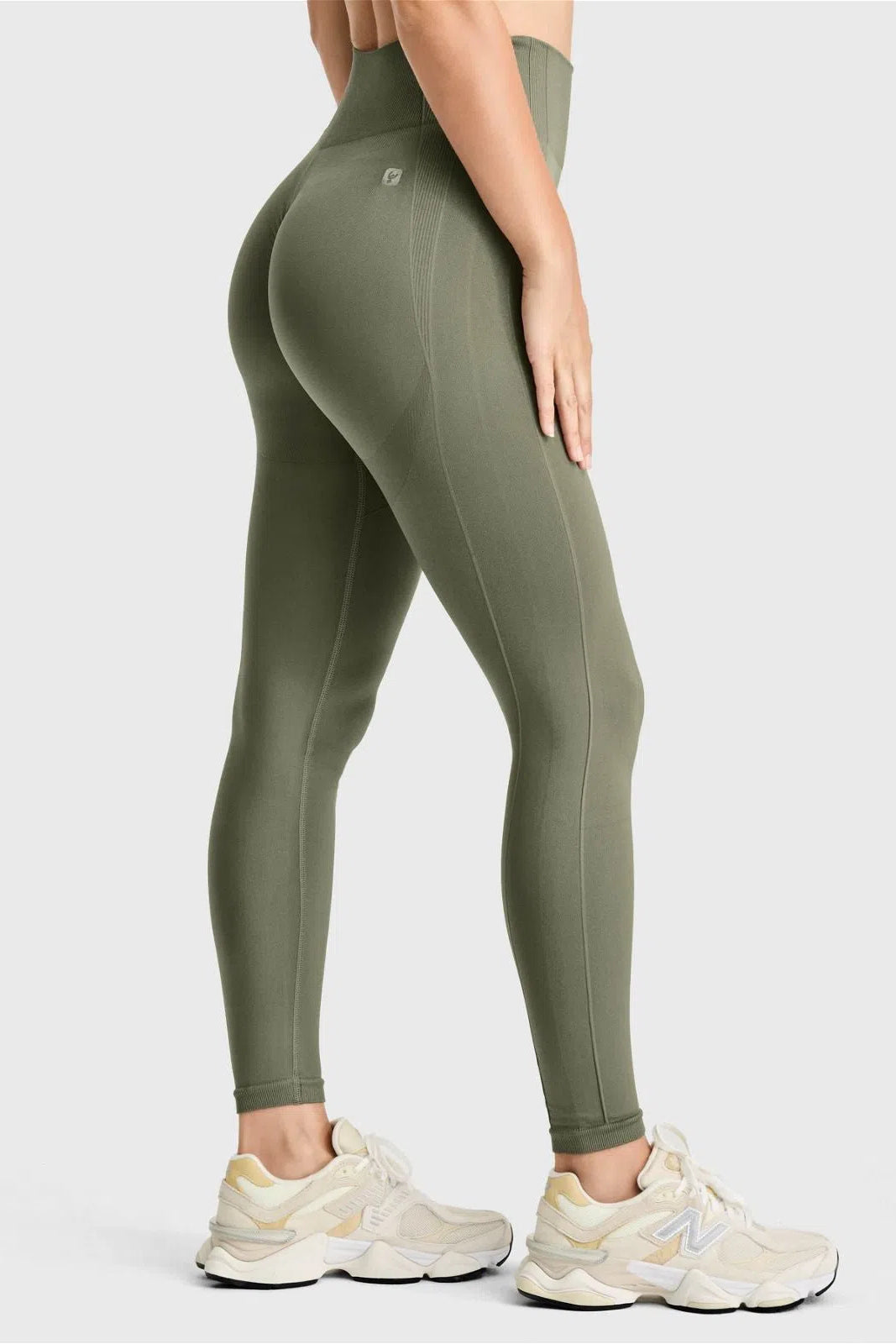 Seamless Active Leggings - High Waisted - 7/8 Length - Military Green 1