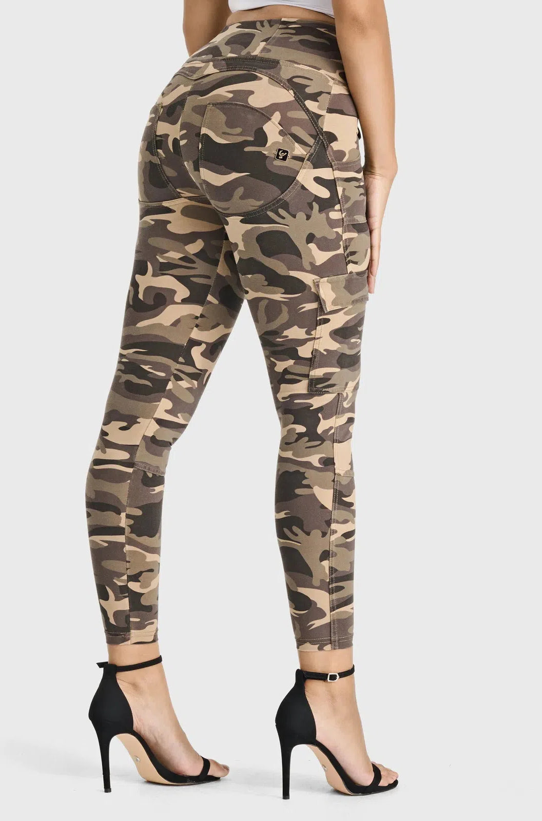 WR.UP® Cargo Fashion - High Waisted - 7/8 Length - Brown Camo