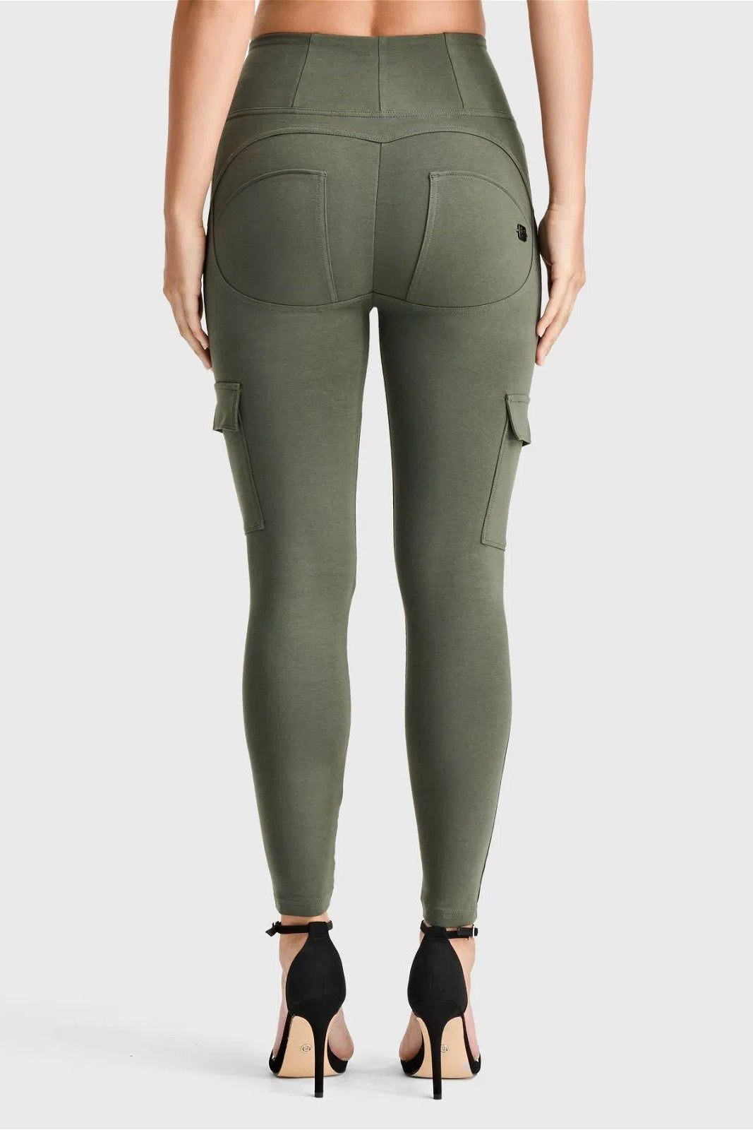 WR.UP® Cargo Fashion - High Waisted - 7/8 Length - Military Green 2