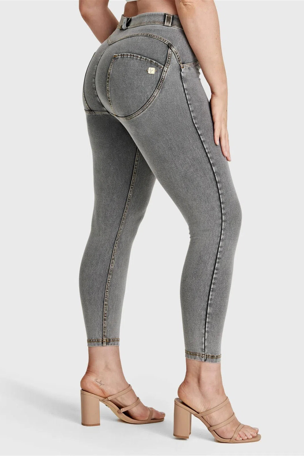 WR.UP® Curvy Denim - High Waisted - 7/8 Length - Grey + Yellow Stitching 1