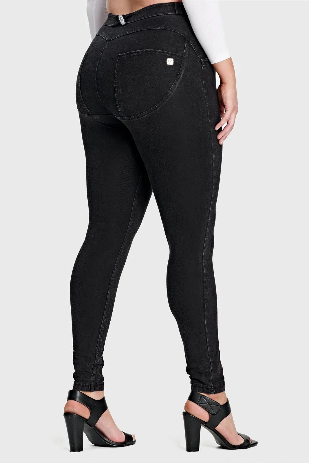 WR.UP® Curvy Denim - High Waisted - Full Length - Black + Black Stitching 1