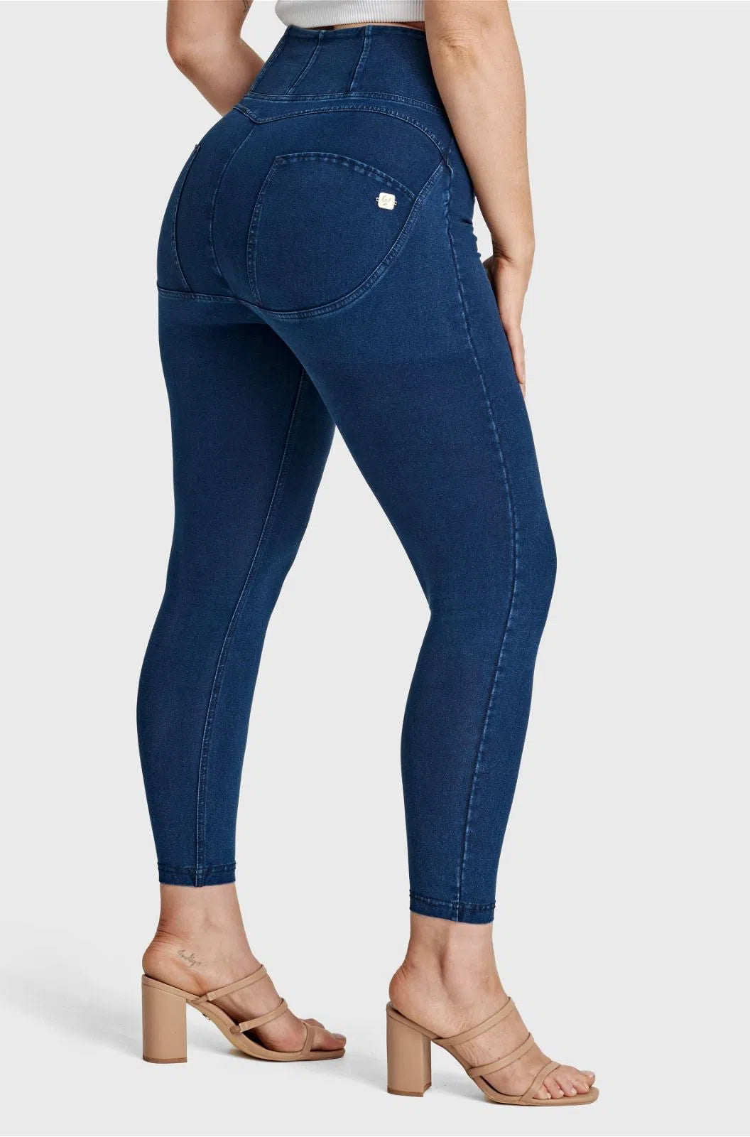 WR.UP® Curvy Denim - Zip High Waisted - 7/8 Length - Dark Blue + Blue Stitching