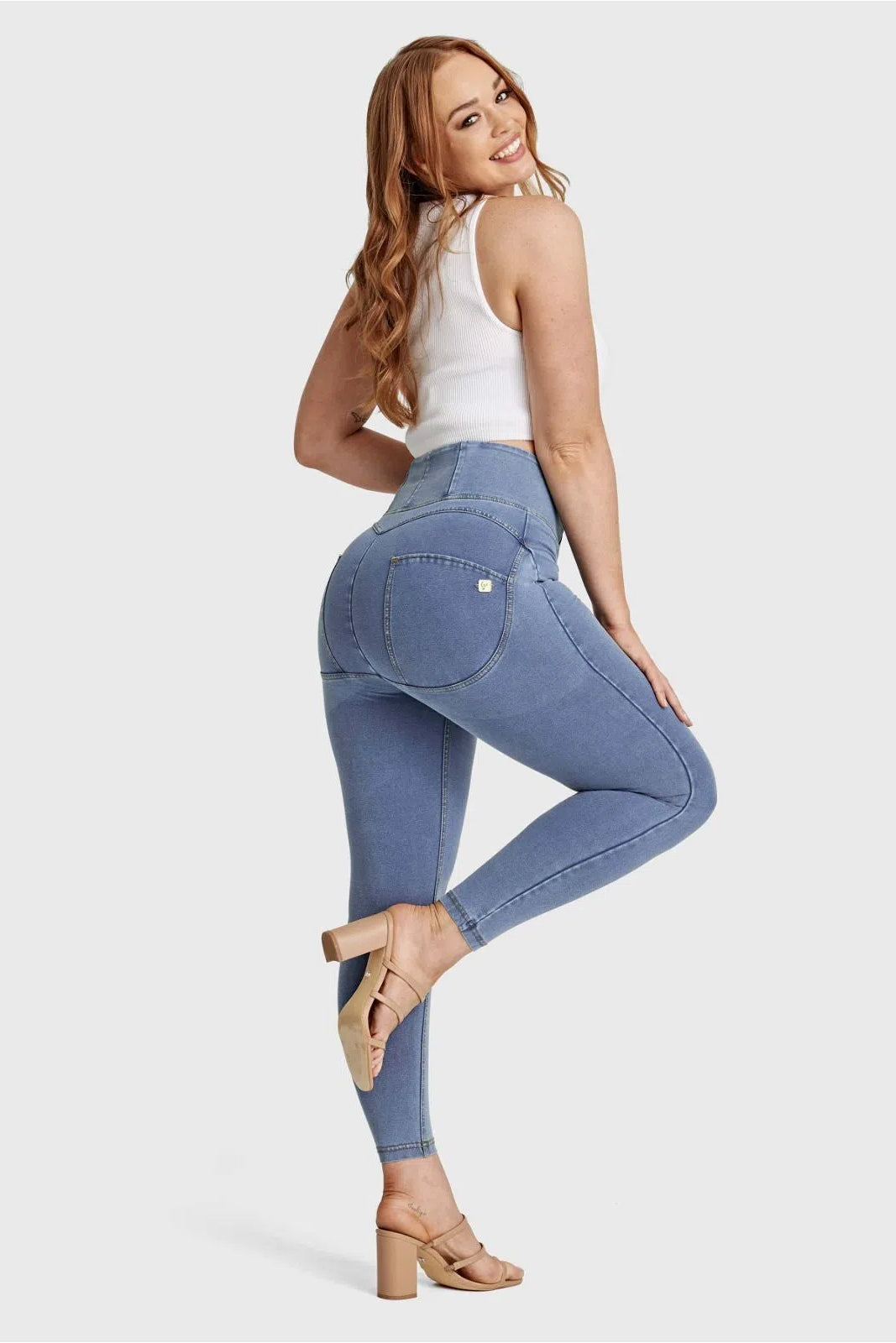 WR.UP® Curvy Denim - Zip High Waisted - 7/8 Length - Light Blue + Yellow Stitching 3