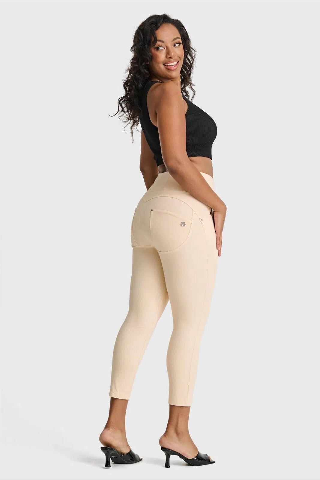 WR.UP® SNUG Curvy Jeans - High Waisted - 7/8 Length - Ivory 2