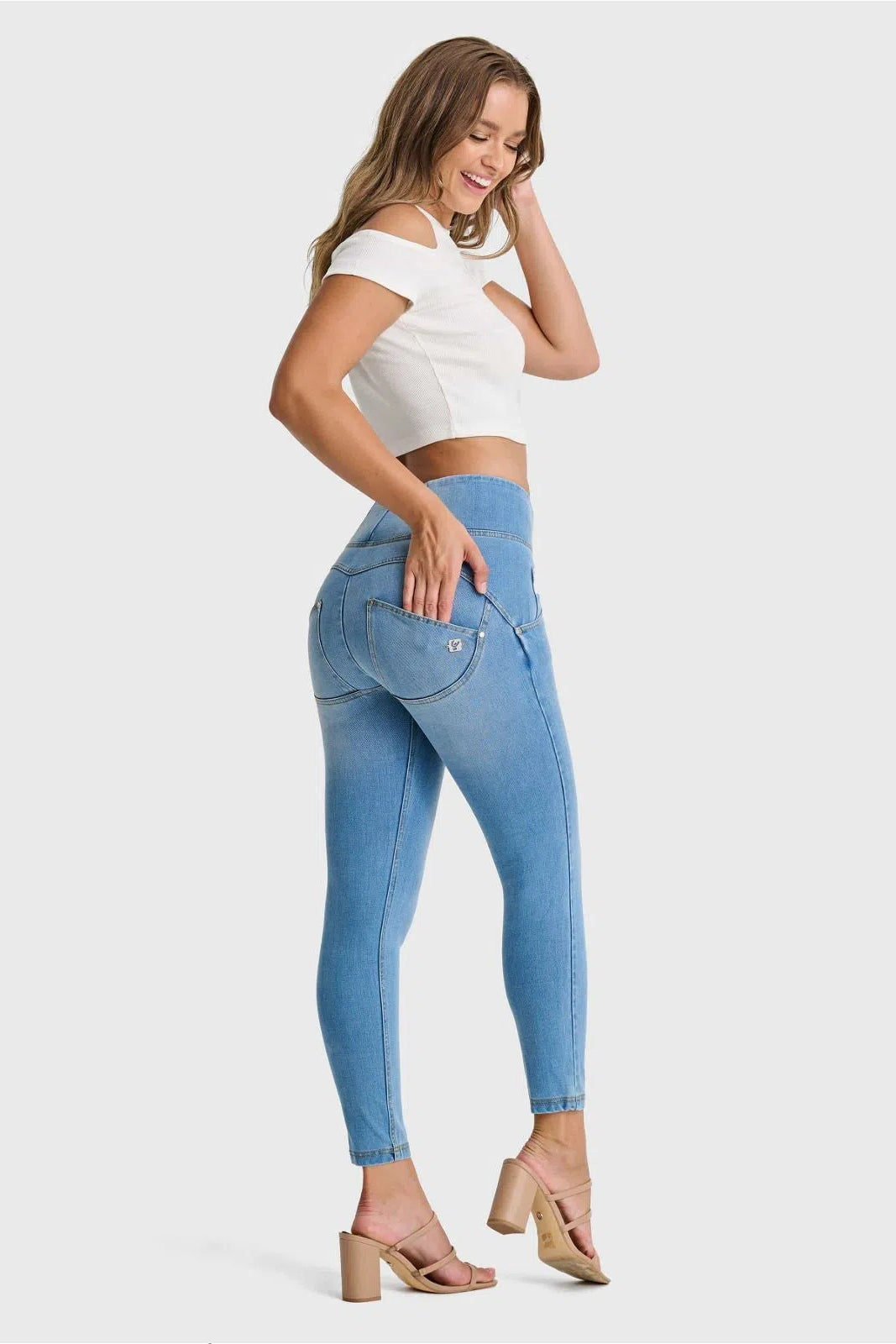 WR.UP® SNUG Jeans - High Waisted - 7/8 Length - Light Blue + Yellow Stitching 3