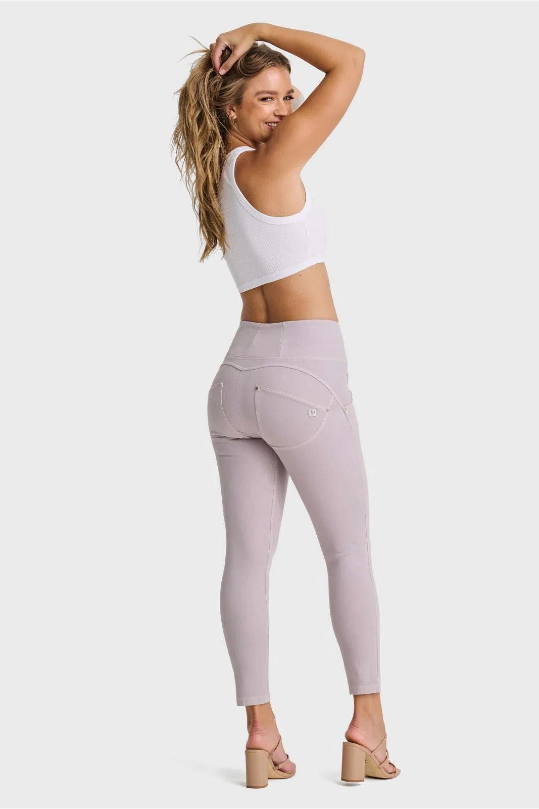 WR.UP® SNUG Jeans - High Waisted - 7/8 Length - Light Grey 2