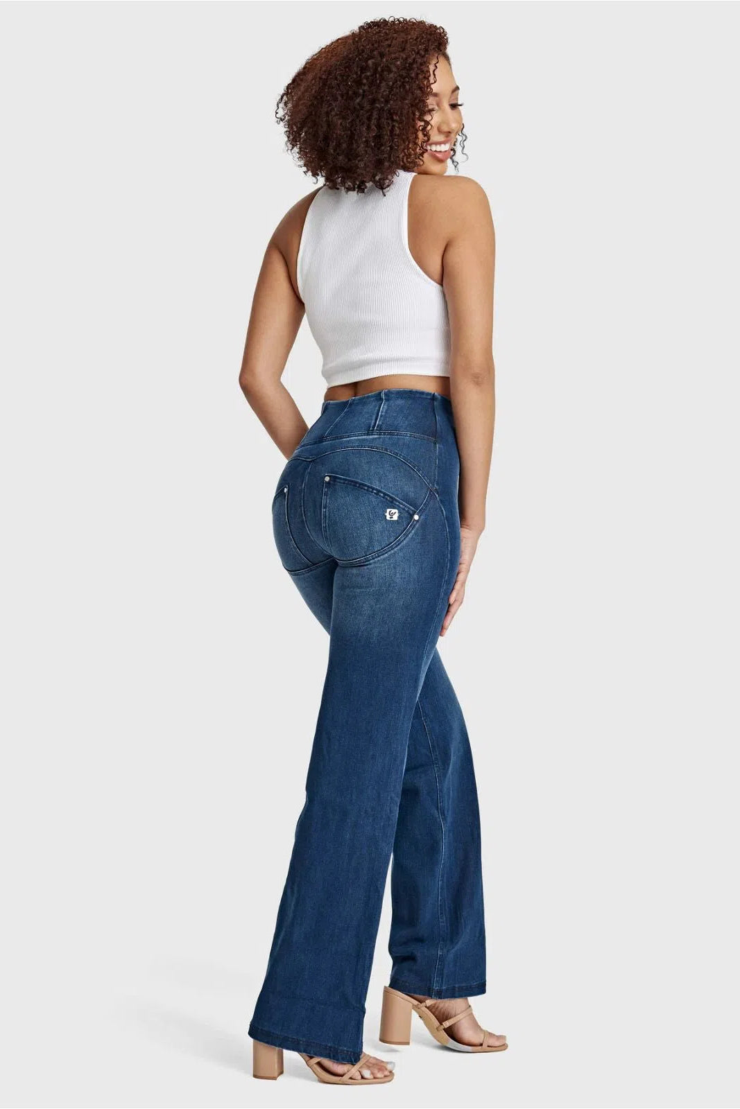 WR.UP® SNUG Jeans - High Waisted - Flare - Dark Blue + Blue Stitching 3